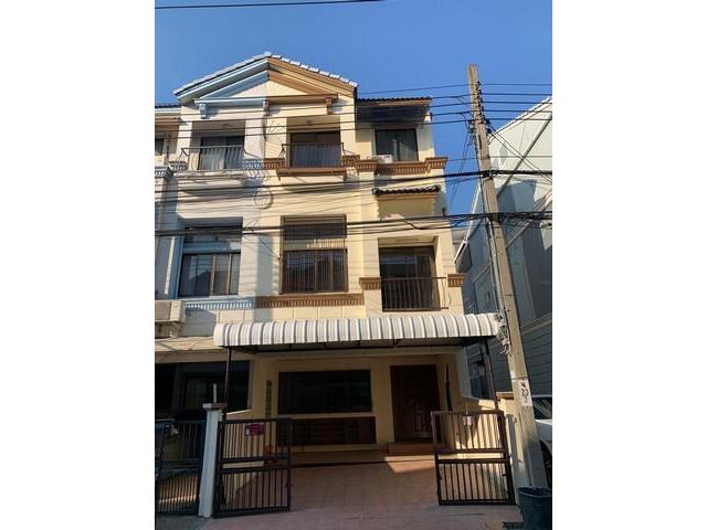 ขายทาวน์โฮม 3.5 ชั้นโครงการบ้านกลางเมือง เหม่งจ๋าย ลาดพร้าว 80