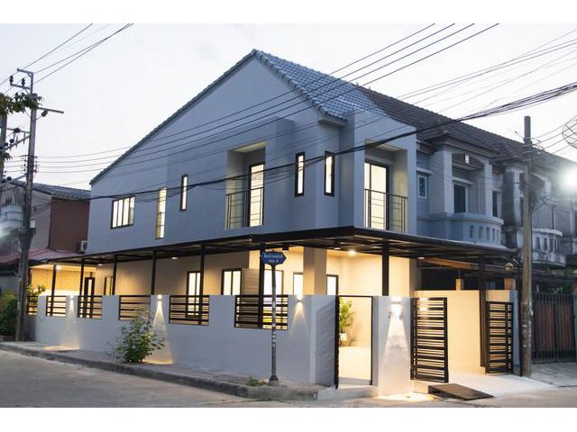ทาวน์โฮมหลังมุม บ้านริมน้ำนนท์นที