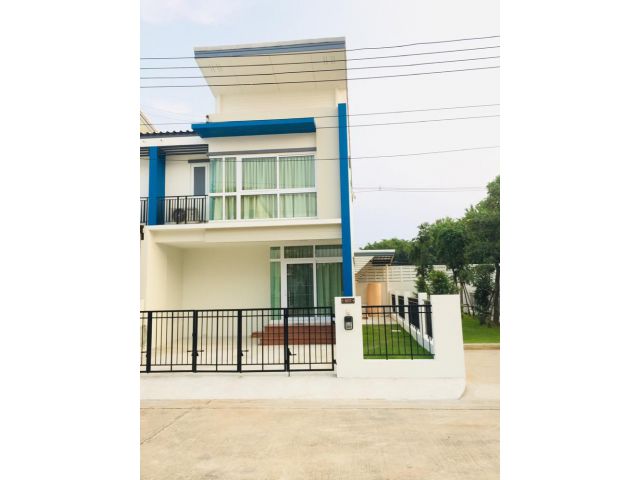 ให้เช่าทาวน์โฮม 2 ชั้น พร้อมเฟอร์นิเจอร์ หมู่บ้านรสา แกรนด์วิลล์ ซอยพหลโยธิน 73 ใกล้สนามบินดอนเมือง