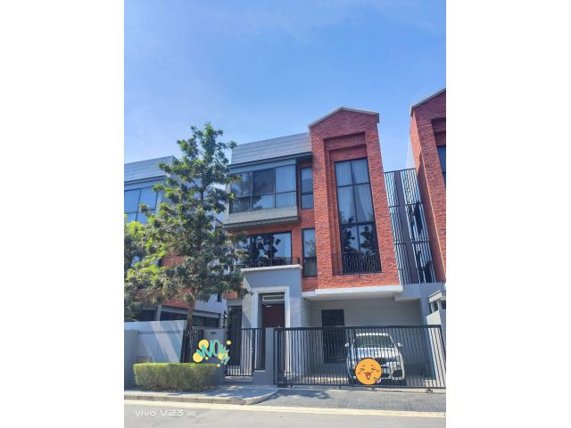 ขาย Artale เอกมัย-รามอินทรา ขนาด 255 ตรม ขนาดที่ดิน 38.5 ตรว 3 ห้องนอน + 1 ห้องแม่บ้าน 4 ห้องน้ำ + 1 ห้องน้ำแม่บ้าน เฟอร