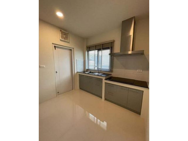 POR2256 ให้เช่า บ้านเดี่ยว 2 ชั้น เซนโทร บางนา