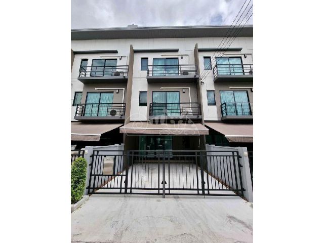 บ้านเช่าทาวน์โฮม บ้านกลางเมือง รามอินทรา 3ชั้น