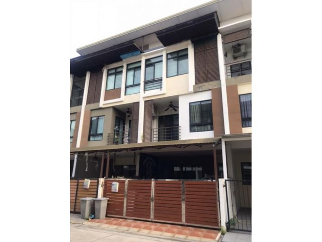 ขาย ทาวน์โฮม 3 ห้องนอน ซิกเนเจอร์ วิภาวดี 60 183 ตรม. 19.40 ตร.วา แอร์ทั้งหลัง เฟอร์นิเจอร์ครบ