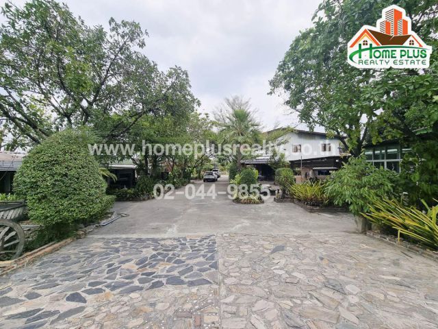 ที่ดินพร้อมบ้านสวน ติดถนนหนองซ้ำซาก-บ้านบึง ชลบุรี เนื้อที่ 1 ไร่ 3 งาน 4 ตารางวา (ใกล้ที่ว่าการอำเภอบ้านบึง)