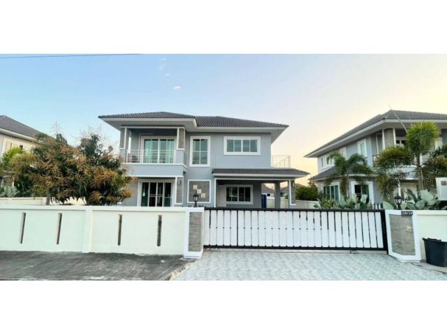 บ้านหลังใหญ่ ถนนเชียงใหม่-ดอยสะเก็ด