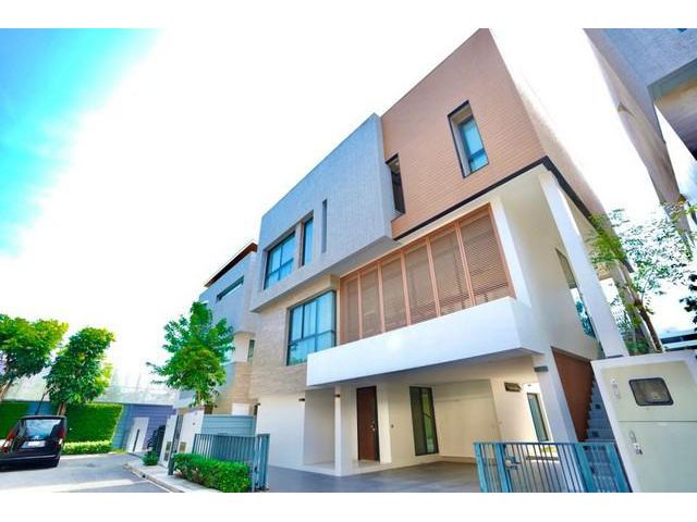 ขายบ้าน 3 ชั้น พาร์ค พรีว่า เทียมรวมมิตร 102 ตรว.