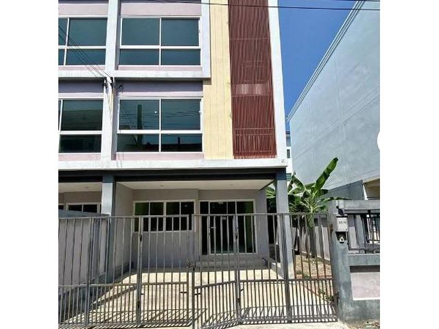 PN26 ขาย ทาวน์โฮม 3 ชั้น ย่านลาดพร้า วังหิน โชคชัย4 ซอย 22 ใกล้กองปราบ เดินทางสะดวก เหมาะซื้ออยู่อาศัย