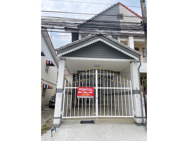 บ้านหลังมุม รีโนเวท ราคาถูก โครงการ ไทยสมบูรณ์2 คลอง3 ราคาถูก เพียง 1,549,000 บาท สนใจโทร 086 607 6732