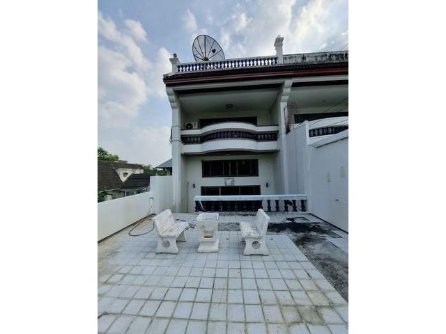 บ้านให้เช่า โฮมออฟฟิศ 4.5 ชั้น สุทธินิเวศน์ 4ห้องนอน 3ห้องน้ำ