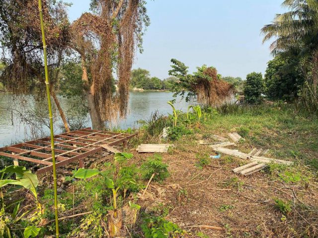 ขายที่ดินติดแม่น้ำแม่กลอง ใกล้วัดคุ้งกระถิน เมืองราชบุรี เนื้อที่ 4 ไร่เศษ  ขาย 7.5 ล้านต่อไร่