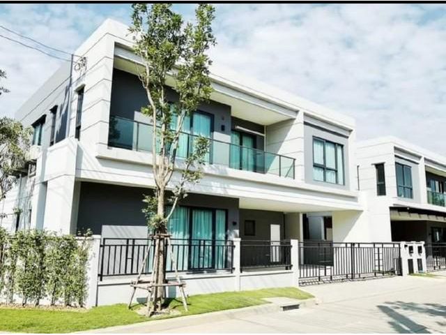 ให้เช่าบ้านเดี่ยว 2 ชั้น  4 ห้องนอน เซ็นโทรบางนา ใกล้เมกะบางนา