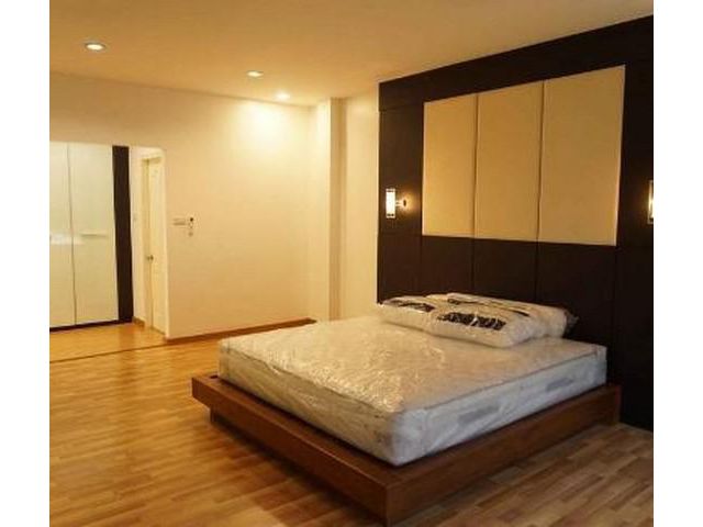 ให้เช่าทาวน์โฮม 3 ชั้น โครงการบ้านกลางเมือง เดอะรอยัลโมนาโค