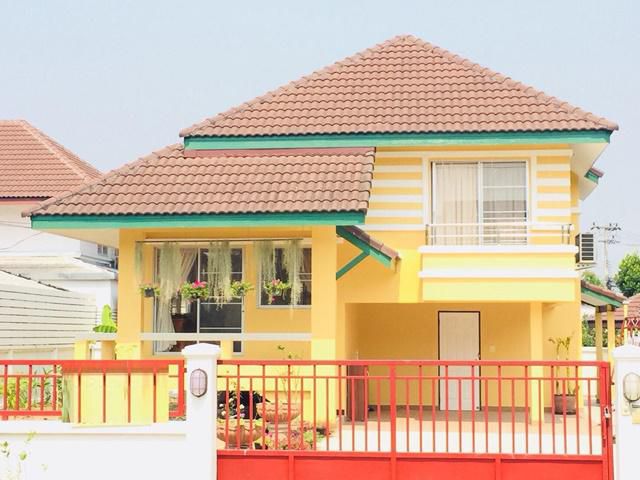 ถ.รอบเมือง ตลาดรวมโชค สันทราย ให้เช่าบ้านใหญ่  80 ตรว. 3นอน