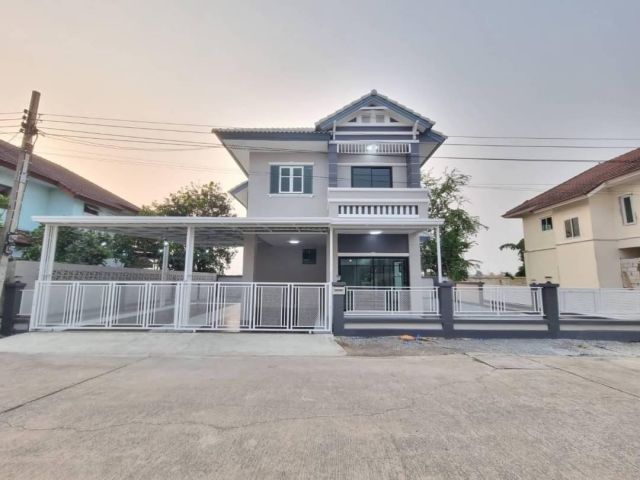 บ้านเดี่ยว 2 ชั้น หมู่บ้านปิยวรารมย์โครงการ3  ถนนเมน ใช้คีย์การ์ดเข้าออก