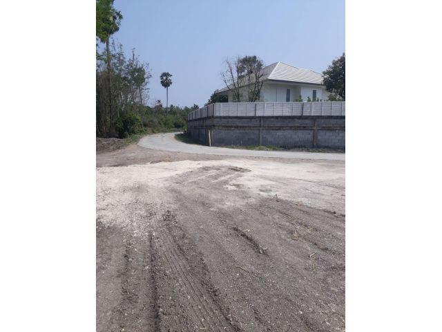 ขายที่ดินโฉนด 3 ไร่ สระบุรี เขตติตต่อลพบุรี ติดกับหมู่บ้าน เดอะ T.K. นายาว ที่ดินถมแล้ว ราคาไร่ละ 800,000 บาท