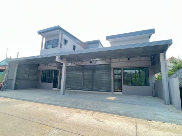 ขาย สำนักงาน อออฟฟิศ  พร้อมโกดัง ขนาด 124 ตรว. สร้างใหม่ คลอง4  ลาดสวาย ลำลูกกา