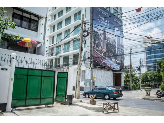 ให้เช่าบ้านเดี่ยว 3ชั้น ถนนนราธิวาสราชนครินทร์ ใกล้สีลม สาทร  เหมาะทำเป็นร้านอาหาร คาเฟ่ ร้านสะดวกซื้อ หรือโฮมออฟฟิศ