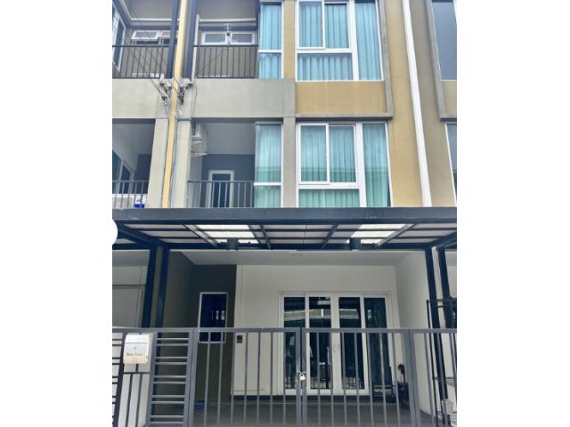 ขายทาวน์โฮม3ชั้น เบล็สทาวน์ ศรีนครินทร์-หนามแดง