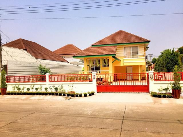 ถ.รอบเมือง ตลาดรวมโชค สันทราย เมืองบ้านสวย 2 ชั้น 80 ตรว. 3นอน