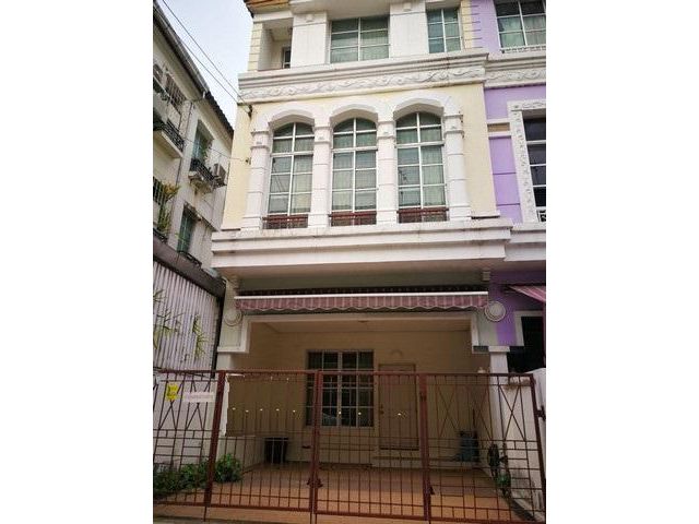 ขายทาวน์โฮม 4 ชั้น หมู่บ้านบ้านกลางเมือง เดอะปารีส รัชวิภา