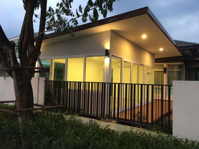 บ้านประกอบสำเร็จ ลดระยะเวลาการก่อสร้าง งบไม่บานปลาย ราคาย่อมเยาว์​ เหมาะสำหรับอยู่อาศัยระยะยาว หรือเป็นบ้านหลังที่ ๒