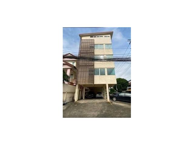 ให้เช่าอาคารสำนักงาน 4 ชั้น 253 ตร.ม. เหมาะทำ Office จอดรถได้หลายคัน รัชดาภิเษก 31 ใกล้แยกประชานุกูล MRT (ADT747)