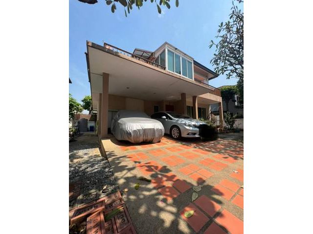 ขายบ้านเดี่ยวหรู Villa Arcadia ศรีนครินทร์