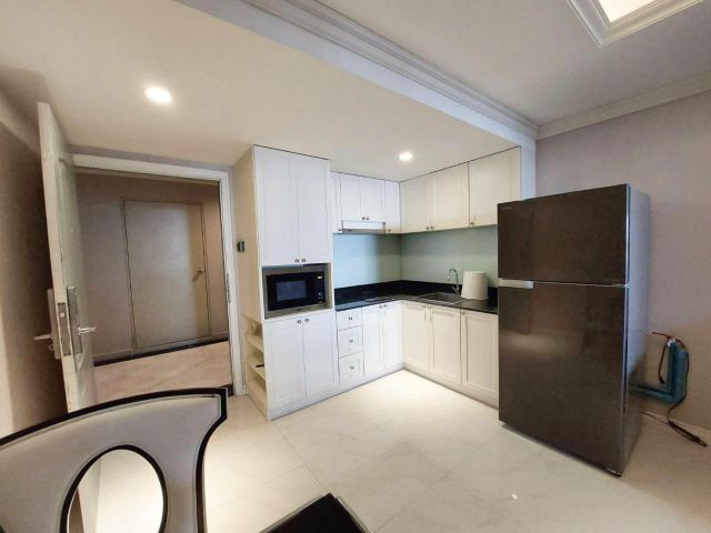 State Tower Silom for sale 1 bedroom 1 bathroom 53 sqm. selling at 5.19 mil baht