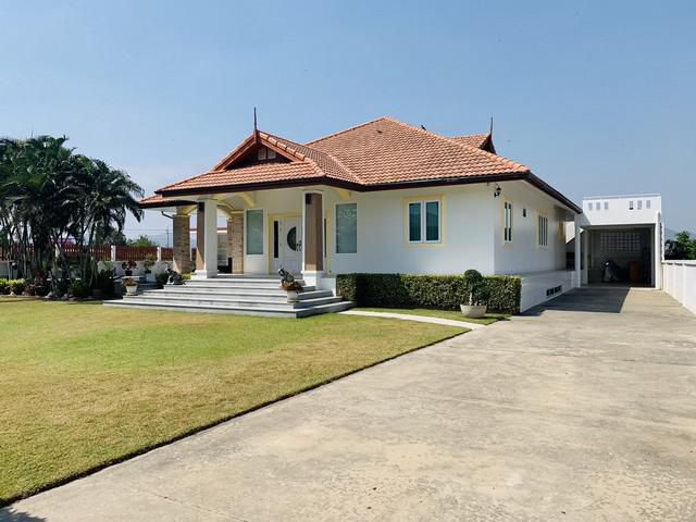 ขายด่วน บ้านพักตากอากาศพร้อมที่ดิน/สระว่ายน้ำ  อำเภอเมืองชะอำ