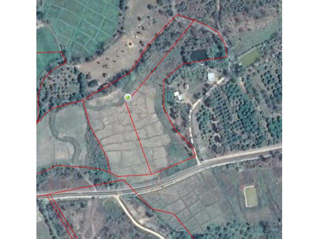 ขายที่ดินแม่แตง ติดถนนลาดยาง เส้นสันป่ายาง-แม่ริม ใกล้ อบต.สันป่ายาง 400ม. เนื้อที่ 7 ไร่ ไร่ละ 550,000บ. (ขยายได้ถึง 15