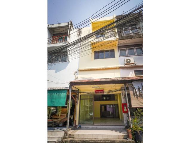 ร้านอาหาร 4ชั้น ให้เช่า ติดถนนใหญ่ สินแพทย์ MRTรามอินทรา59-69 กม.