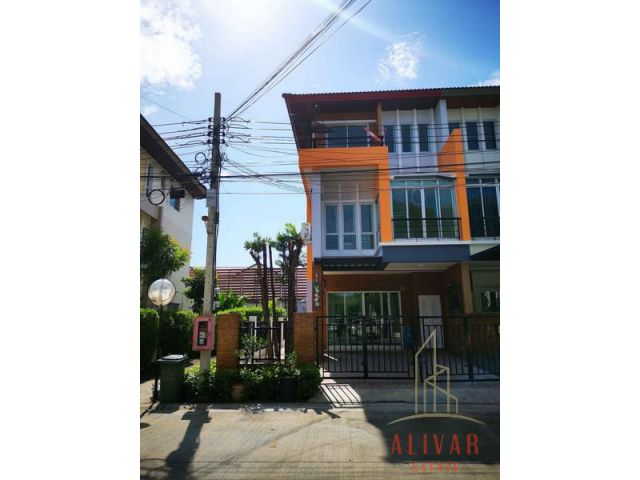 ขาย/ให้เช่า ทาวน์โฮม 3 ชั้น  หลังมุม Vista park แจ้งวัฒนะ