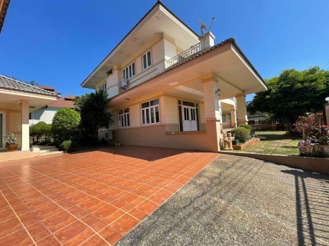 #ขายบ้านในหมู่บ้านล้านนาวิลล์ หลังกาดรวมโชค ราคา 16 ล้านบาท (โอนคนละครึ่ง)