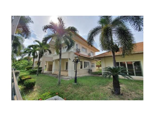 #ขายบ้านในโครงการติดถนนวงแหวนรอบกลาง ราคา 12.5 ล้าน เนื้อที่ 215 ตารางวา