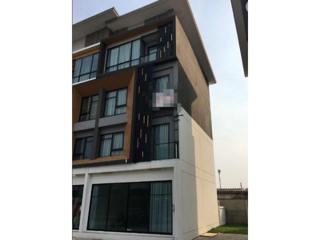 ขายทาวน์โฮม4ชั้น โครงการ golden biz บางนา กิ่งแก้ว พื้นที่ 200 ตร
