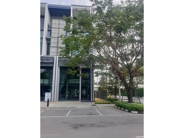 ให้เช่าโฮมออฟฟิศ4ชั้นห้องมุมตกแต่งพร้อมอยู่ย่านบางนา บางพลี