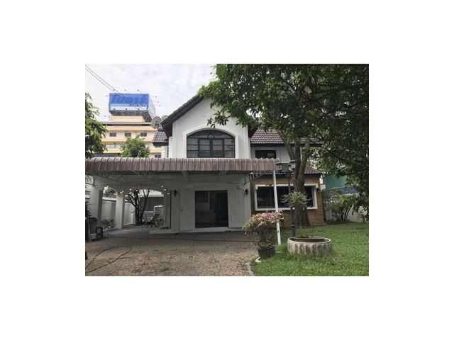 ให้เช่าบ้านเดี่ยว 2 ชั้น 116 ตร.วา พร้อมเข้าอยู่ เหมาะทำ HomeOffice ซอยศูนย์วิจัย 14 พระราม9 ใกล้รพ.กรุงเทพ (ADT767)