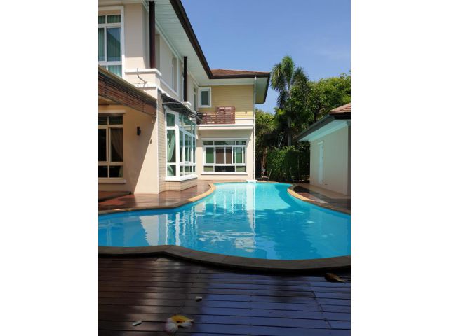 ขายบ้าน หมู่บ้านธัญธานีโฮมออนกรีน วิลเลจ 2 HOME ON GREEN II THANYATHANI พร้อมสระว่ายน้ำในบ้าน  ขนาดที่ดิน 482.4 ตารางวา