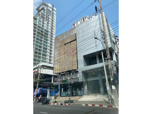 ให้เช่าอาคารสำนักงาน 4.5 ชั้น มีดาดฟ้า สุขุมวิท55 ทองหล่อ