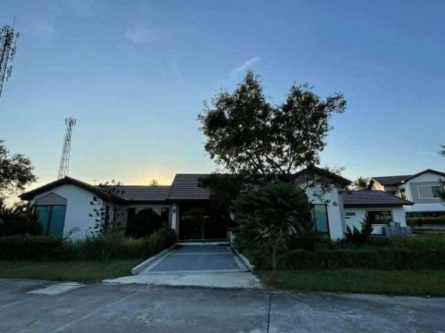 ขายที่ดิน 6-2-98 ไร่  พร้อมสิ่งปลูกสร้าง บ้าน โกดัง