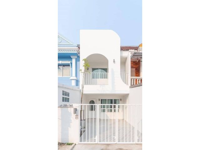 #ขายทาวน์โฮมอำเภอเมืองเชียงใหม่ ใกล้เซ็นเฟส ราคา 2.59 ล้านบาท พื้นที่ใช้สอยประมาณ 115 ตรม.