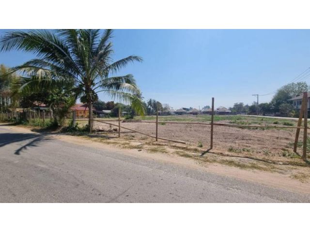 Land for sale in San Sai The land is close to public roads on 3 sides. Area about 4,800 square meter 4.5 million