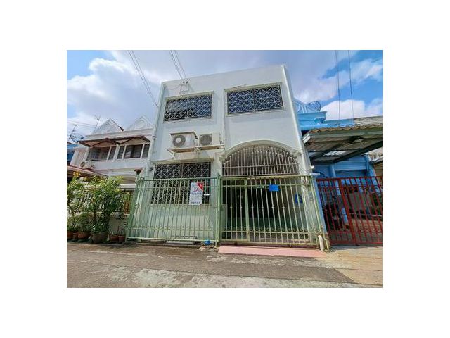 ทาวน์เฮ้าส์   ม.กฤษดานครวิลเลจ 9 เขตตลิ่งชัน กรุงเทพมหานคร