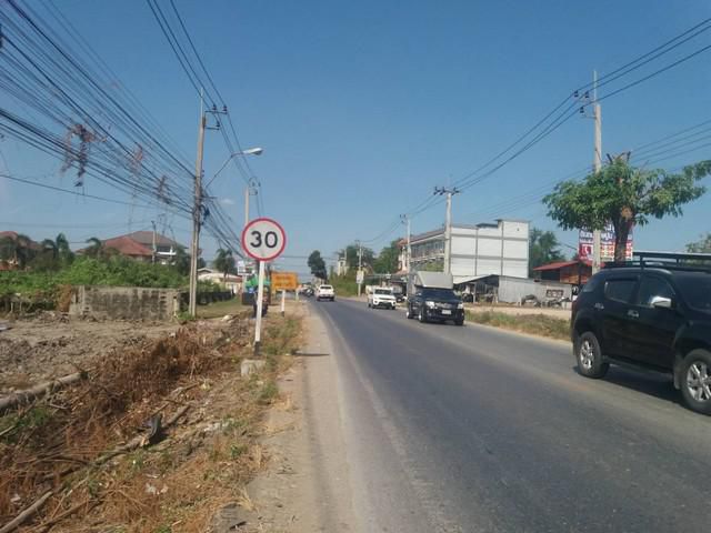 ขายที่ดิน 15-2-26 ไร่ เส้นถนนบ้านกล้วย-ไทรน้อย