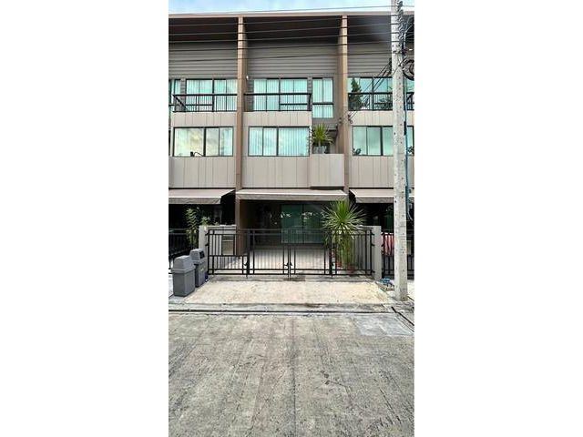 ให้เช่าทาวน์โฮม 3 ชั้น โครงการบ้านกลางเมืองบางนา-วงแหวน เฟอร์ครบ เดินทางสะดวกใกล้ทางด่วน HR1091