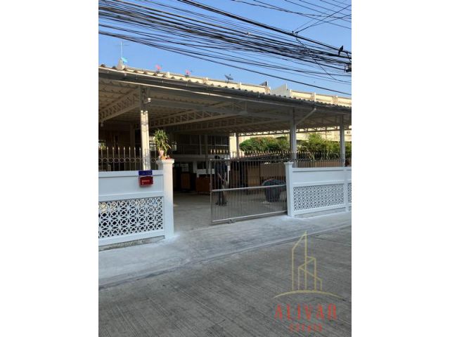 ให้เช่า บ้านเดี่ยว 2 ชั้น รีโนเวทใหม่ ลาดพร้าว 29 ใกล้ MRT ลาดพร้