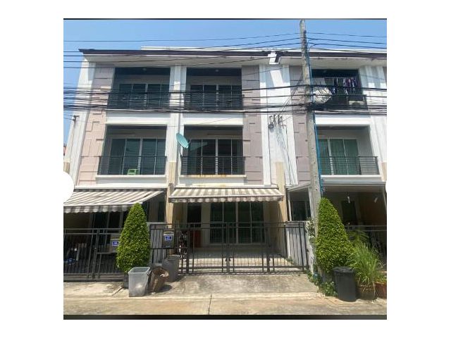 ให้เช่าทาวน์โฮม3 ชั้น บ้านกลางเมือง เอสเซ้นท์ ศรีนครินทร์ซอย46