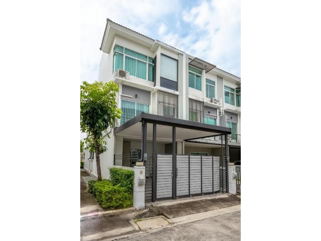 ทาวน์โฮม ใกล้รถไฟฟ้าสายสีม่วง สถานีไทรม้า   รหัสทรัพย์ OPS03-093
