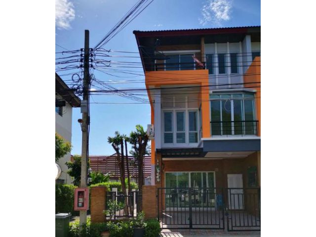 ให้เช่าทาวน์โฮม3 ชั้น Vistapark แจ้งวัฒนะ บ้านหลังมุม