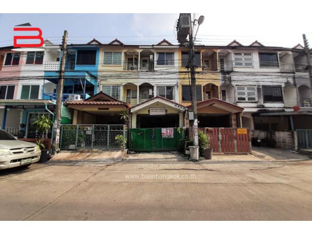 ทาวน์เฮาส์ หมู่บ้าน สุภาวัลย์ เนื้อที่ 18 ตรว. ถนนหทัยราษฎร์ เขตมีนบุรี